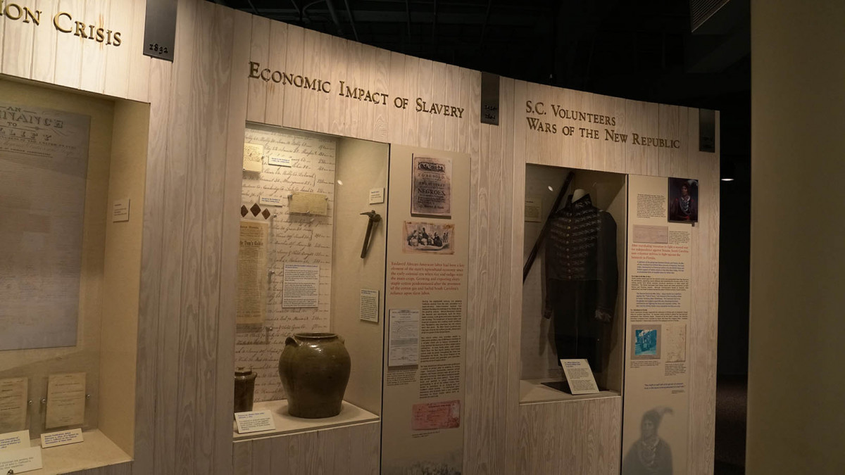 Inside Confederate Relic Museum