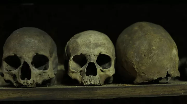 Shakespeare's Tomb: asset-mezzanine-16x9