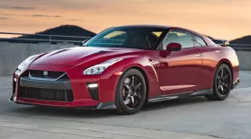 2017 Nissan GT-R Track Edition & 2017 Honda CR-V: asset-mezzanine-16x9