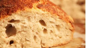 Easy No-Knead Artisan Bread: asset-mezzanine-16x9