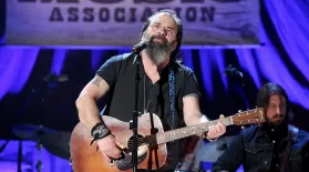 Americana Music Festival 2016: Steve Earle "Desperados Waiti: asset-mezzanine-16x9