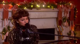 Norah Jones Sings "Christmas Calling": asset-mezzanine-16x9