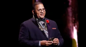 Luis Roberto Clemente Receives Hispanic Heritage Award on Father’s Behalf: asset-mezzanine-16x9