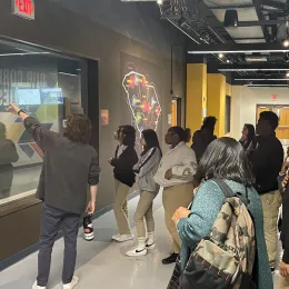 photo of students on tour at SCETV