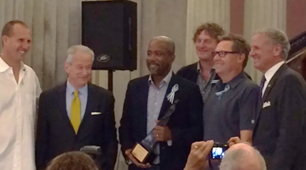 Hootie and the Blowfish receive award