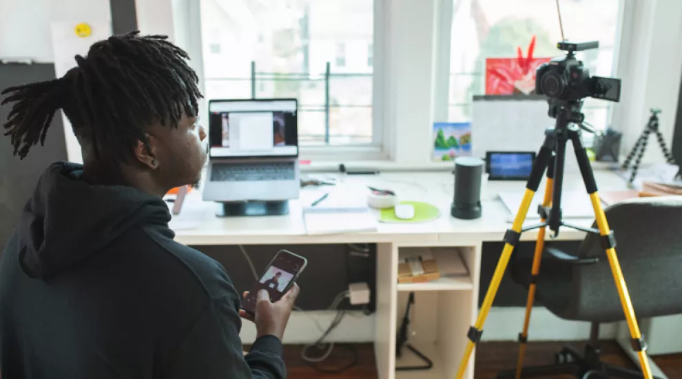 Image of media class using tripod