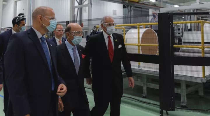 SC Gov. Henry McMaster (right) at Fibertex Nonwoven facility in Laurens County, June 5, 2020