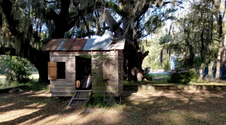 Exterior view of 1800's cabin