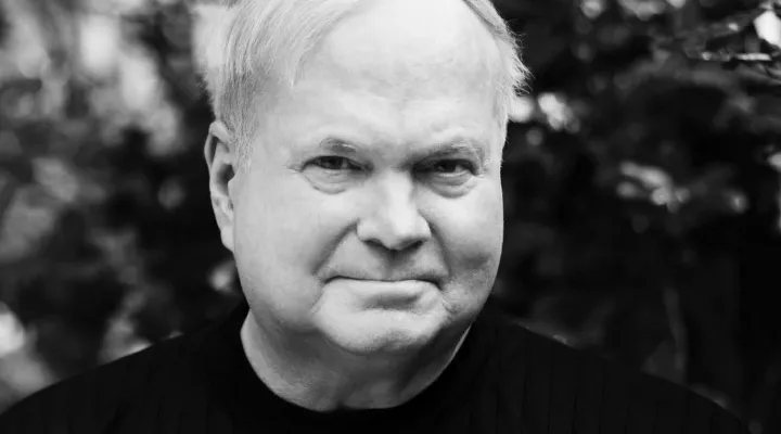  Best-selling author Pat Conroy