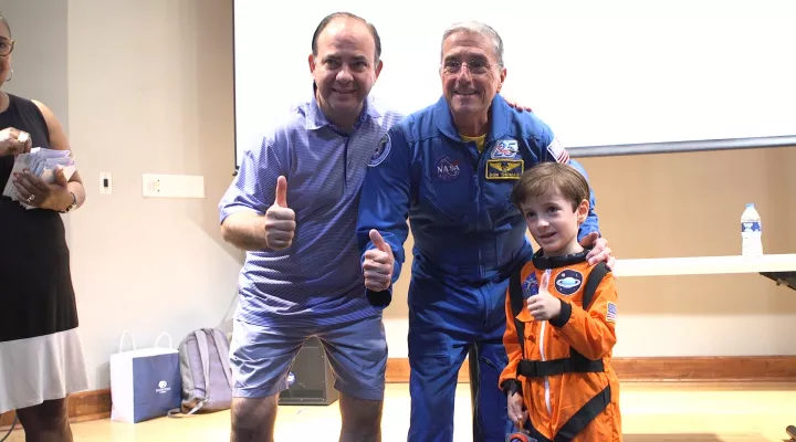 Former NASA astronaut talks with kids at Charleston County libraries