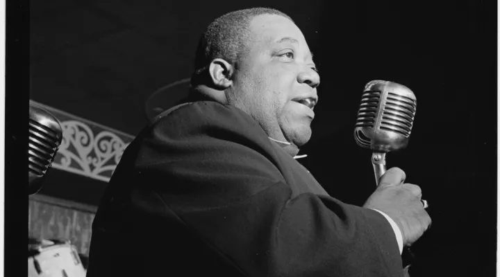<a href="https://commons.wikimedia.org/w/index.php?title=Jimmy_Rushing&action=edit&redlink=1"target="_blank"   >Jimmy Rushing</a>, Aquarium, NYC, ca August 1946. Photography by William P. Gottlieb